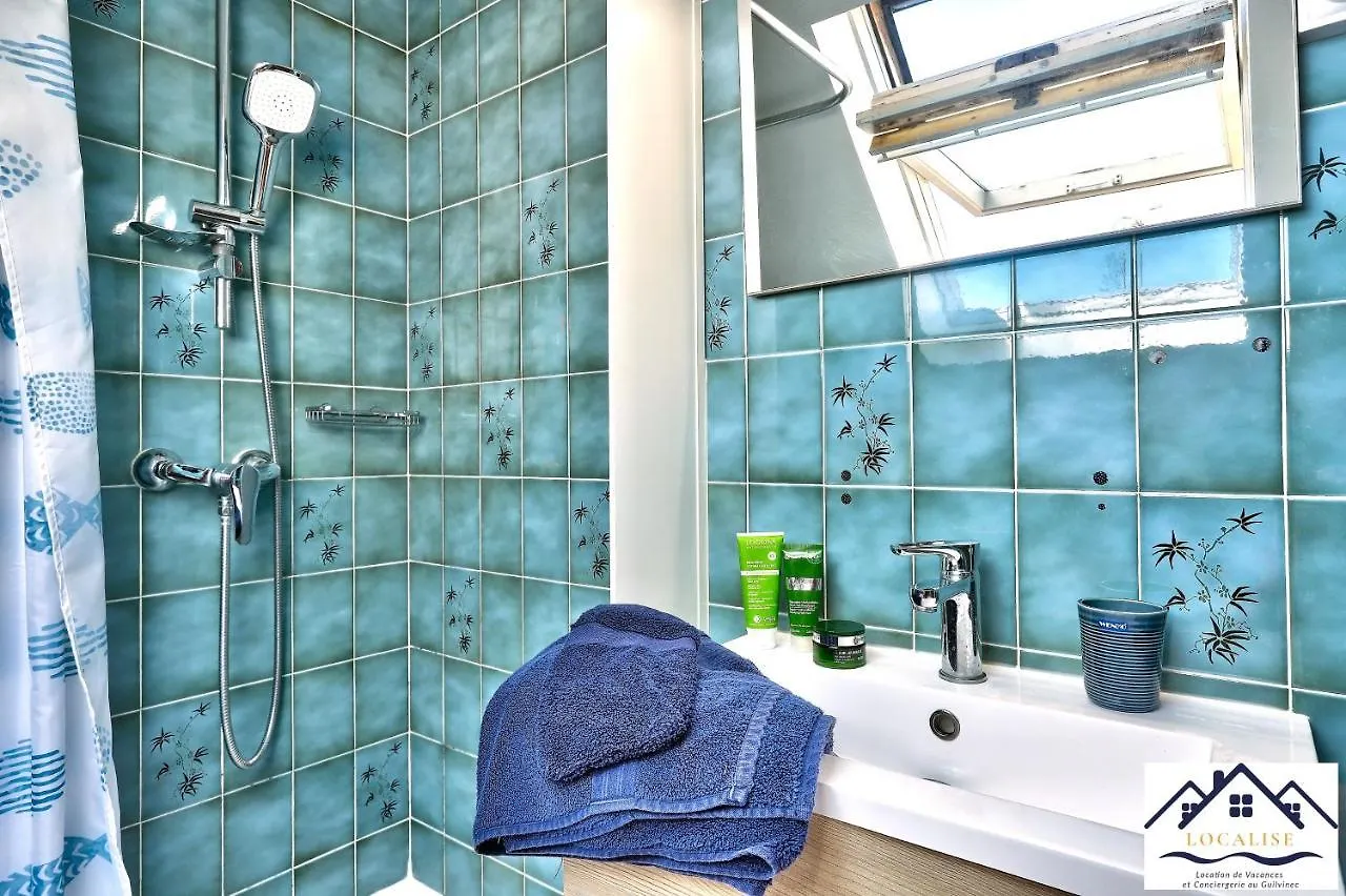 Holiday home La Maison Du Pecheur: Seaside Retreat with Garden and Wi-Fi Guilvinec