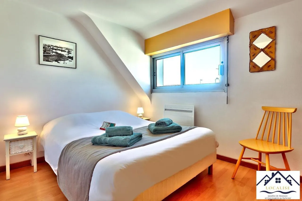 La Maison Du Pecheur: Seaside Retreat with Garden and Wi-Fi Guilvinec