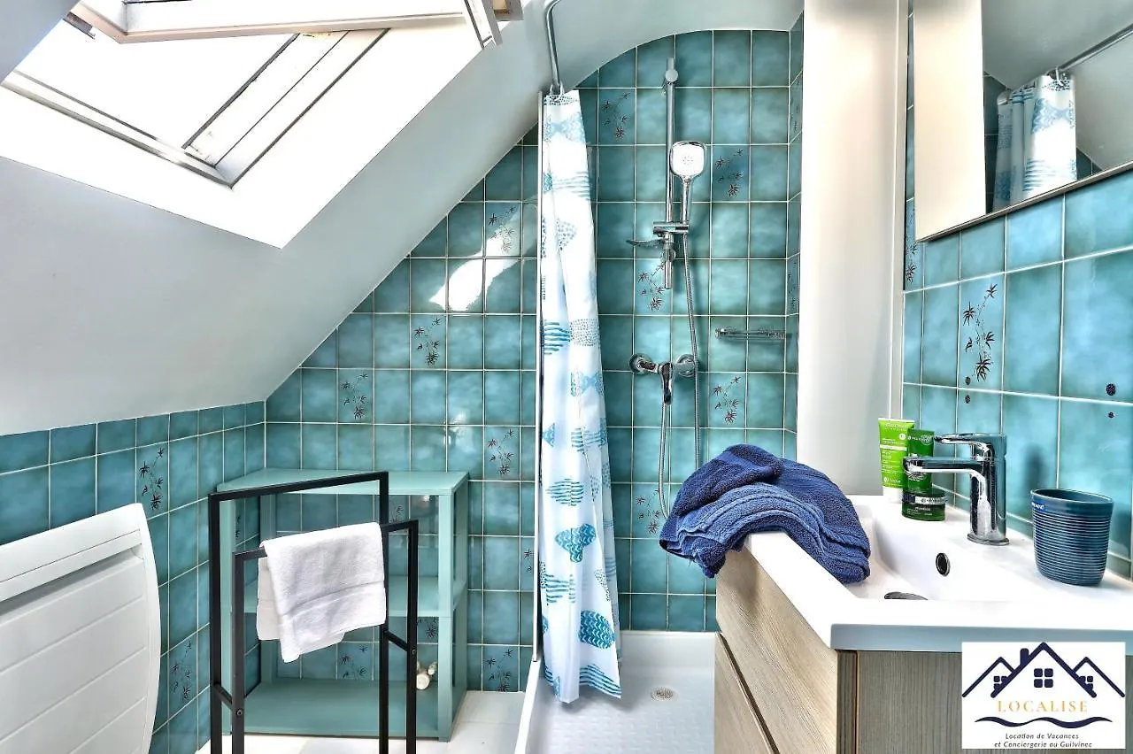 La Maison Du Pecheur: Seaside Retreat with Garden and Wi-Fi Guilvinec