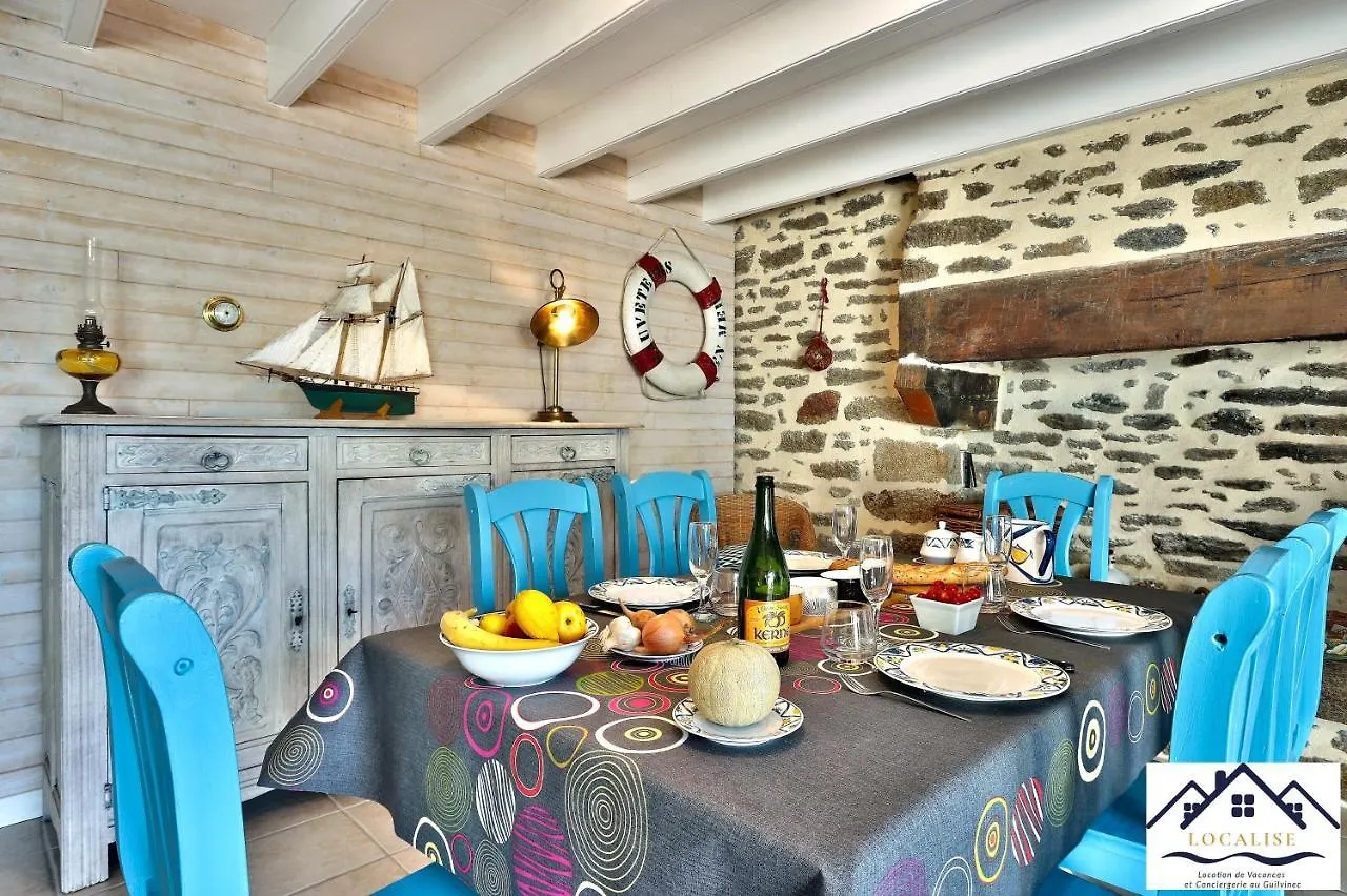 Holiday home La Maison Du Pecheur: Seaside Retreat with Garden and Wi-Fi Guilvinec