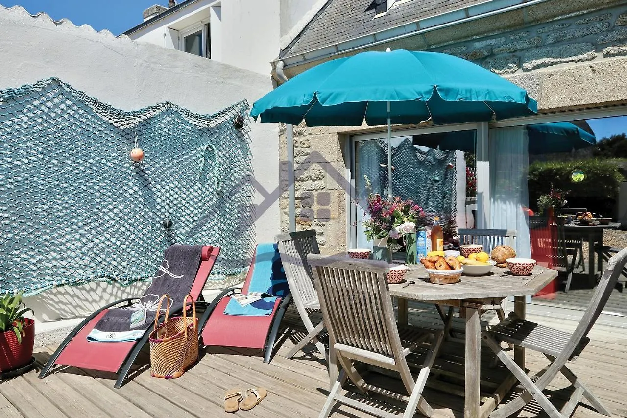 La Maison Du Pecheur: Seaside Retreat with Garden and Wi-Fi Guilvinec Holiday home