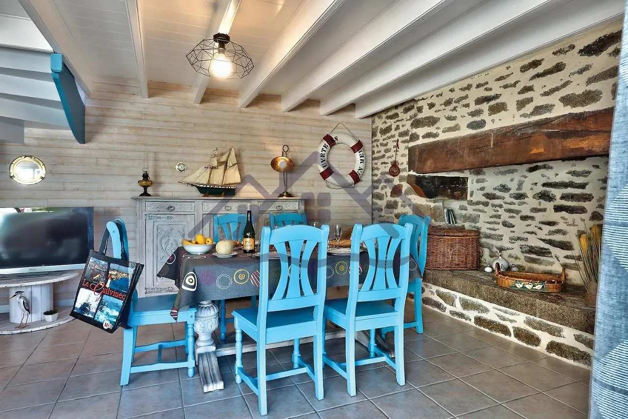 La Maison Du Pecheur: Seaside Retreat with Garden and Wi-Fi Guilvinec