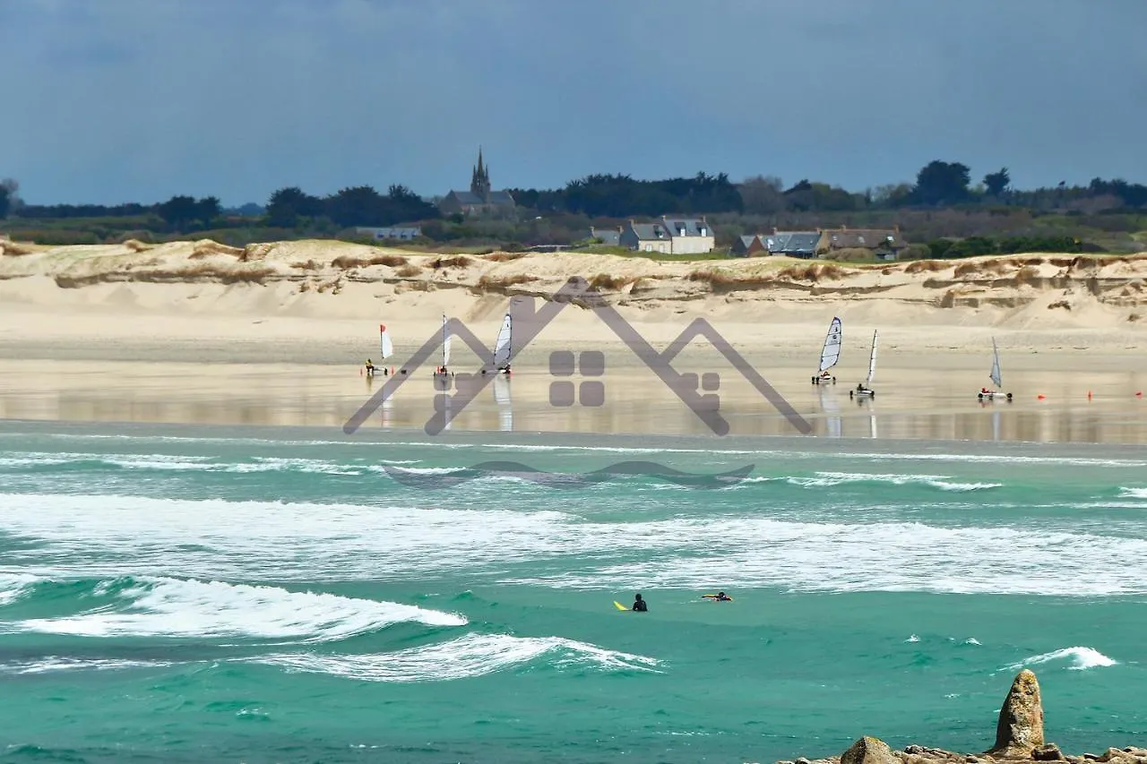La Maison Du Pecheur: Seaside Retreat with Garden and Wi-Fi Guilvinec France