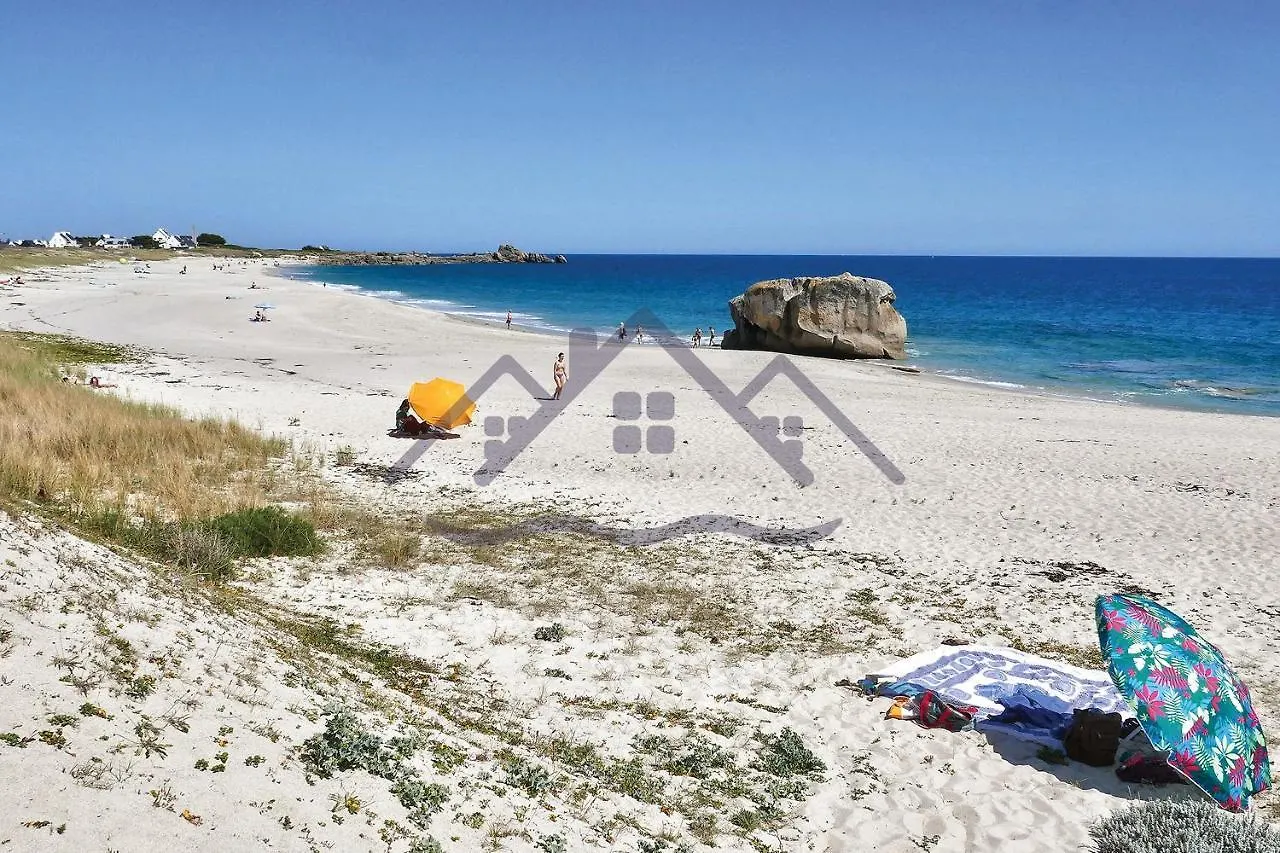 La Maison Du Pecheur: Seaside Retreat with Garden and Wi-Fi Guilvinec